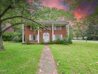 2204 Talmadge Road, Toledo, OH 43606