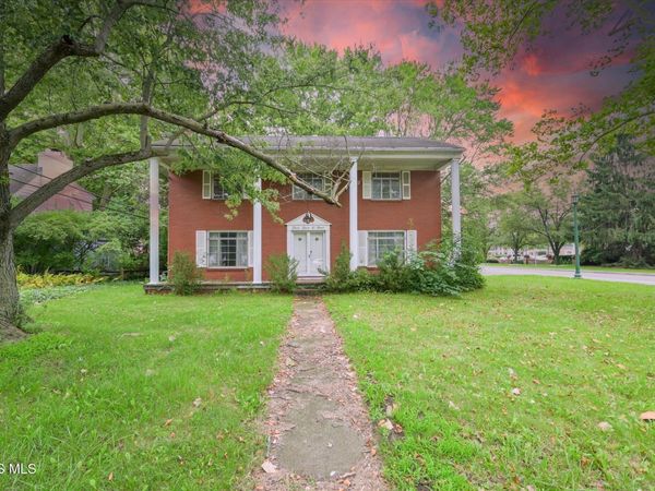 2204 Talmadge Road , Ottawa Hills, OH 43606