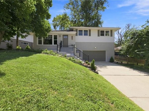 5657 W 50th Street, Mission, KS 66202