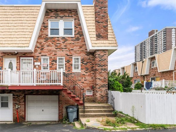 211 Beach 16th Street, Far Rockaway, NY 11691