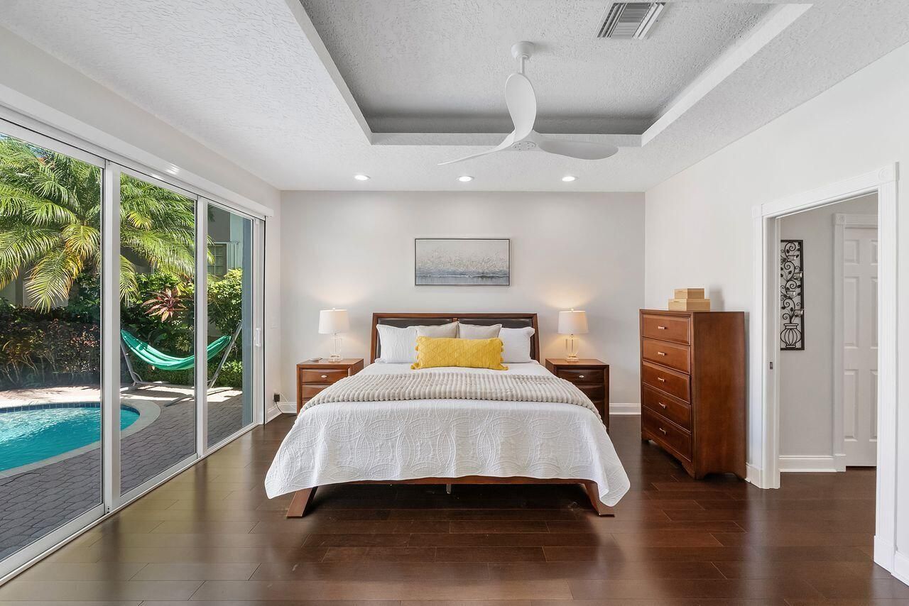 1081 Bel Aire Drive E, Pembroke Pines, FL 33027 Photo