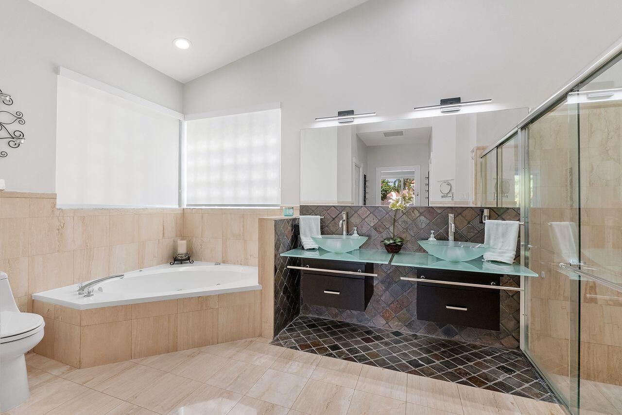 1081 Bel Aire Drive E, Pembroke Pines, FL 33027 Photo