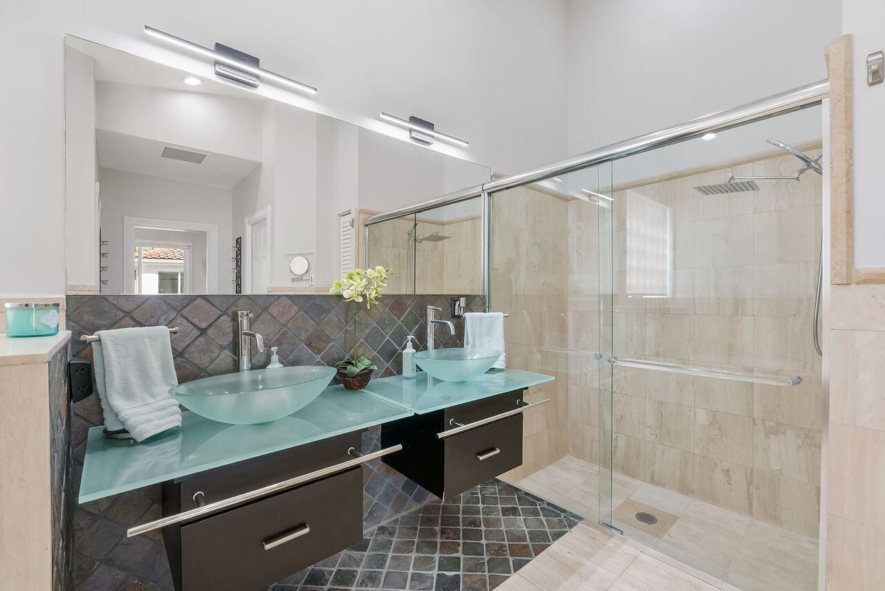 1081 Bel Aire Drive E, Pembroke Pines, FL 33027 Photo