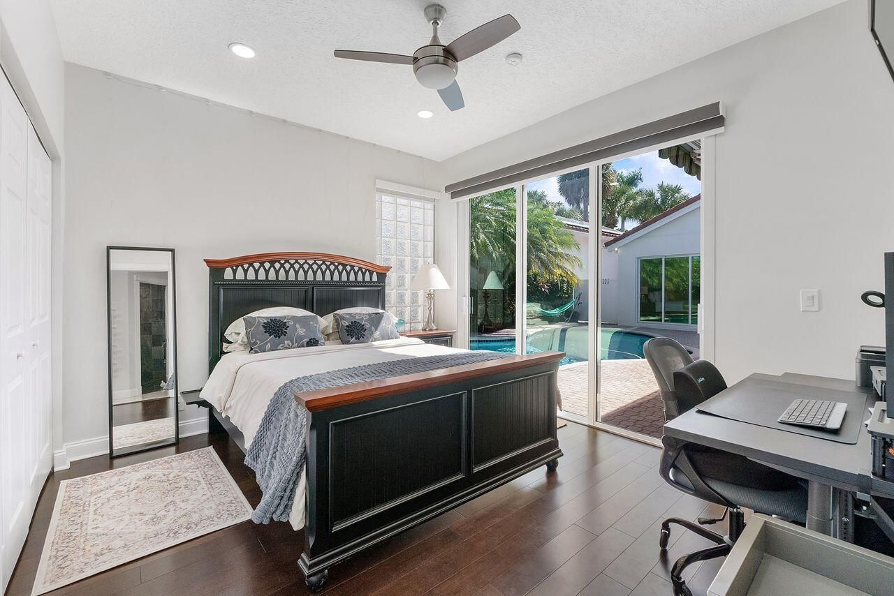 1081 Bel Aire Drive E, Pembroke Pines, FL 33027 Photo