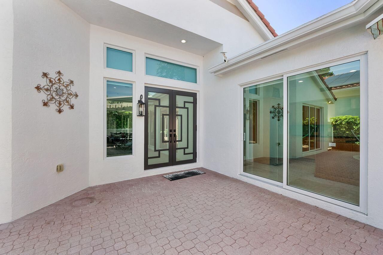 1081 Bel Aire Drive E, Pembroke Pines, FL 33027 Photo
