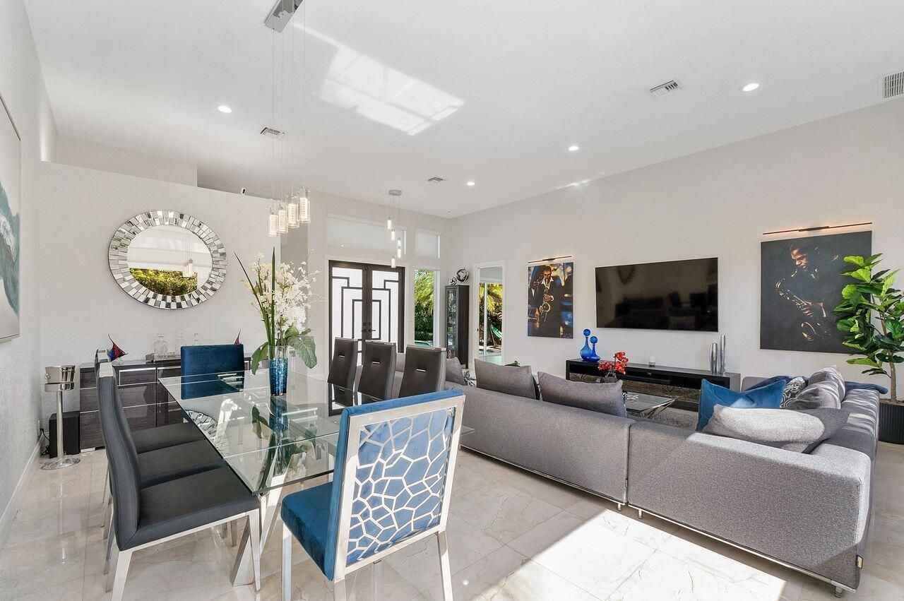 1081 Bel Aire Drive E, Pembroke Pines, FL 33027 Photo