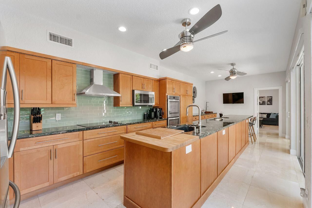 1081 Bel Aire Drive E, Pembroke Pines, FL 33027 Photo