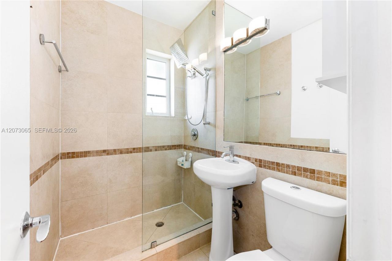 1000 Meridian Ave , Unit 8, Miami Beach, FL 33139 Photo
