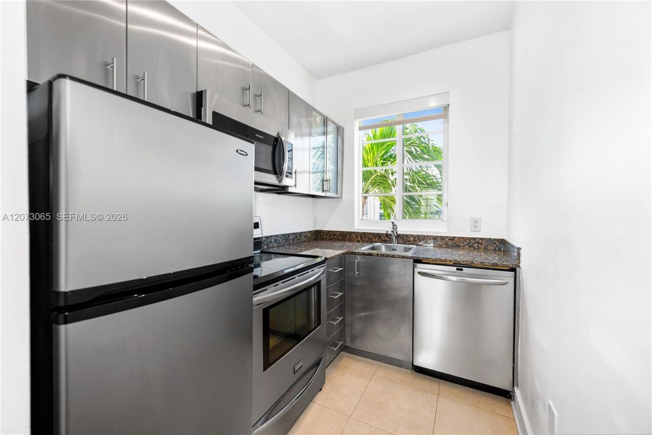 1000 Meridian Ave , Unit 8, Miami Beach, FL 33139 Photo