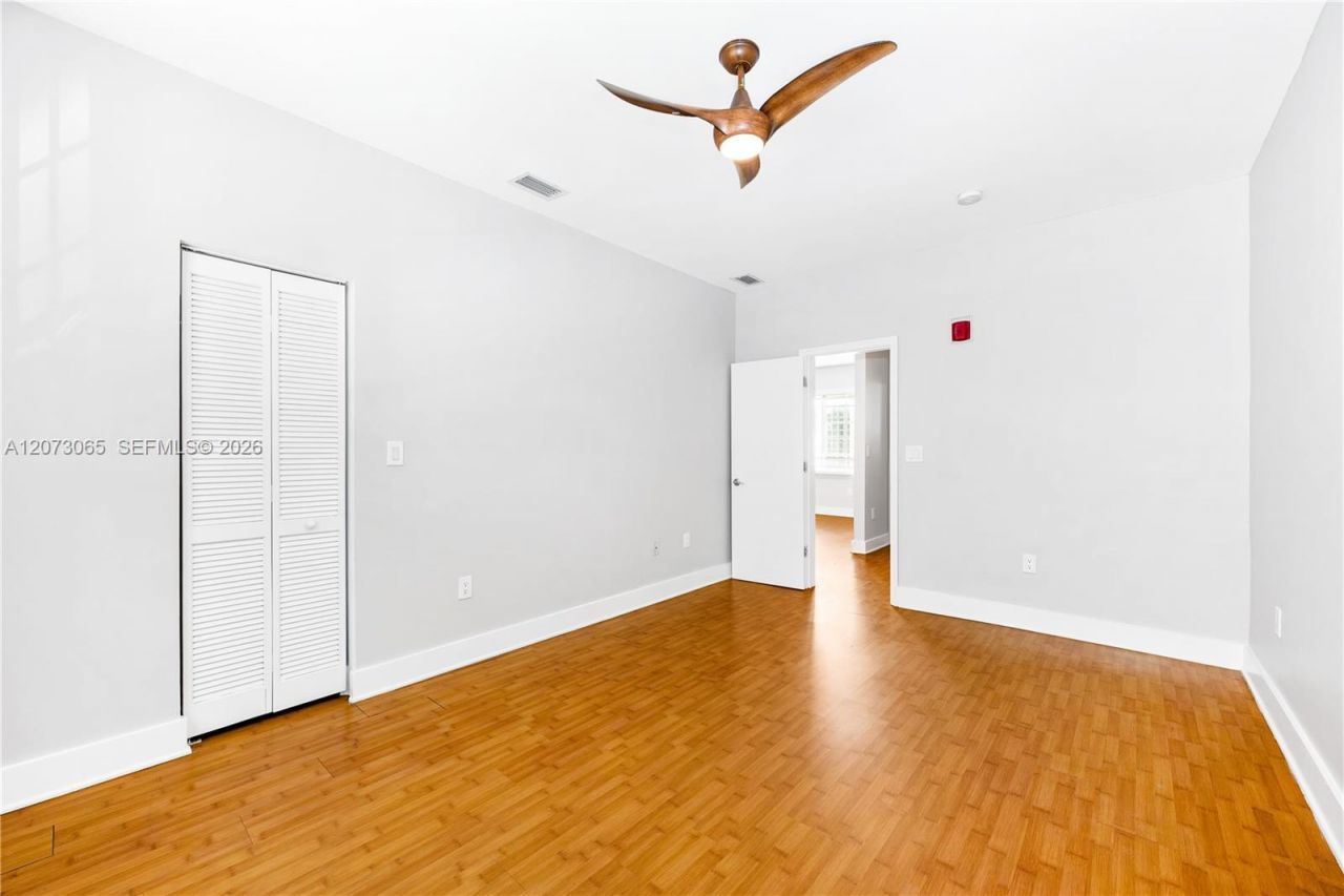 1000 Meridian Ave , Unit 8, Miami Beach, FL 33139 Photo