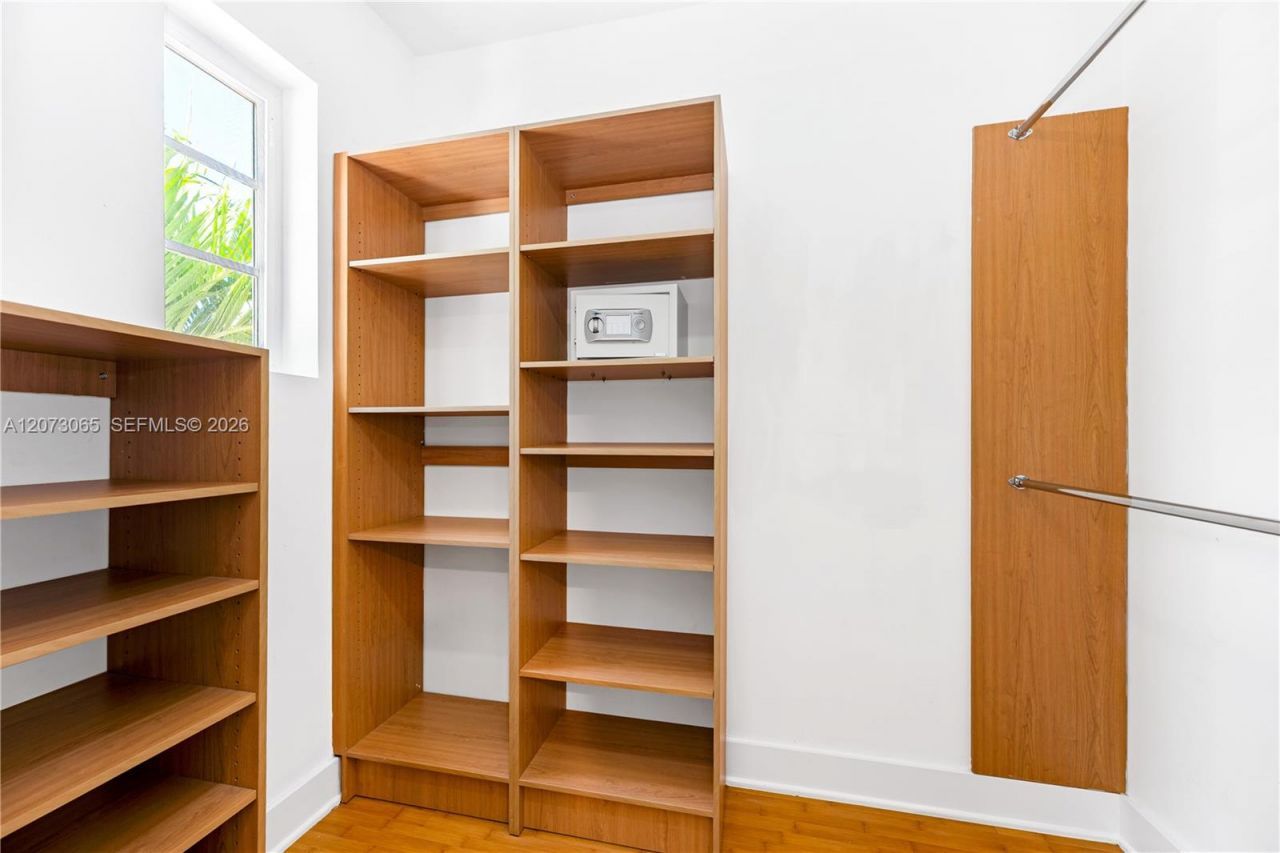 1000 Meridian Ave , Unit 8, Miami Beach, FL 33139 Photo