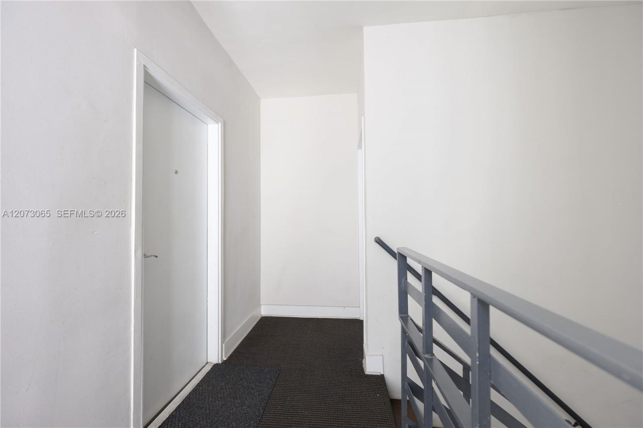 1000 Meridian Ave , Unit 8, Miami Beach, FL 33139 Photo