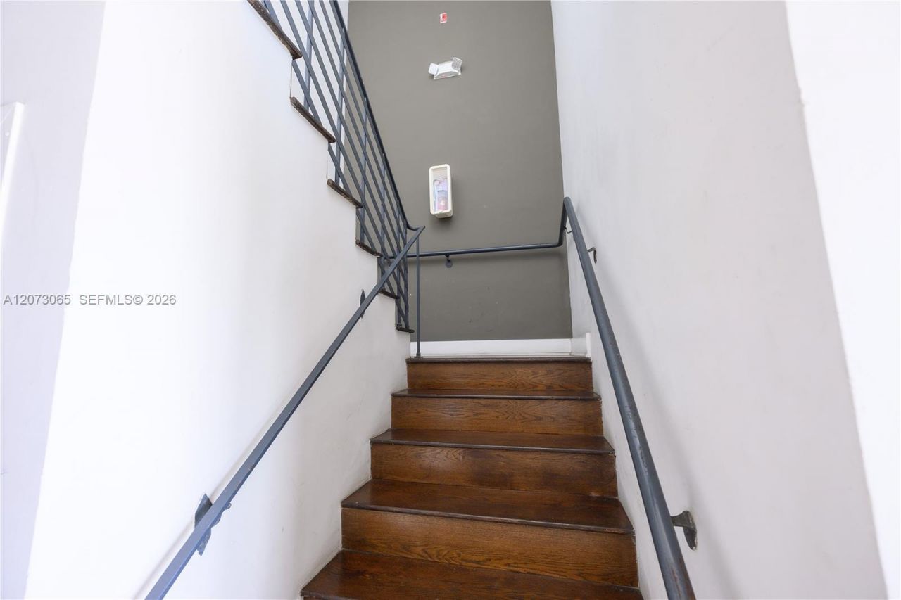1000 Meridian Ave , Unit 8, Miami Beach, FL 33139 Photo
