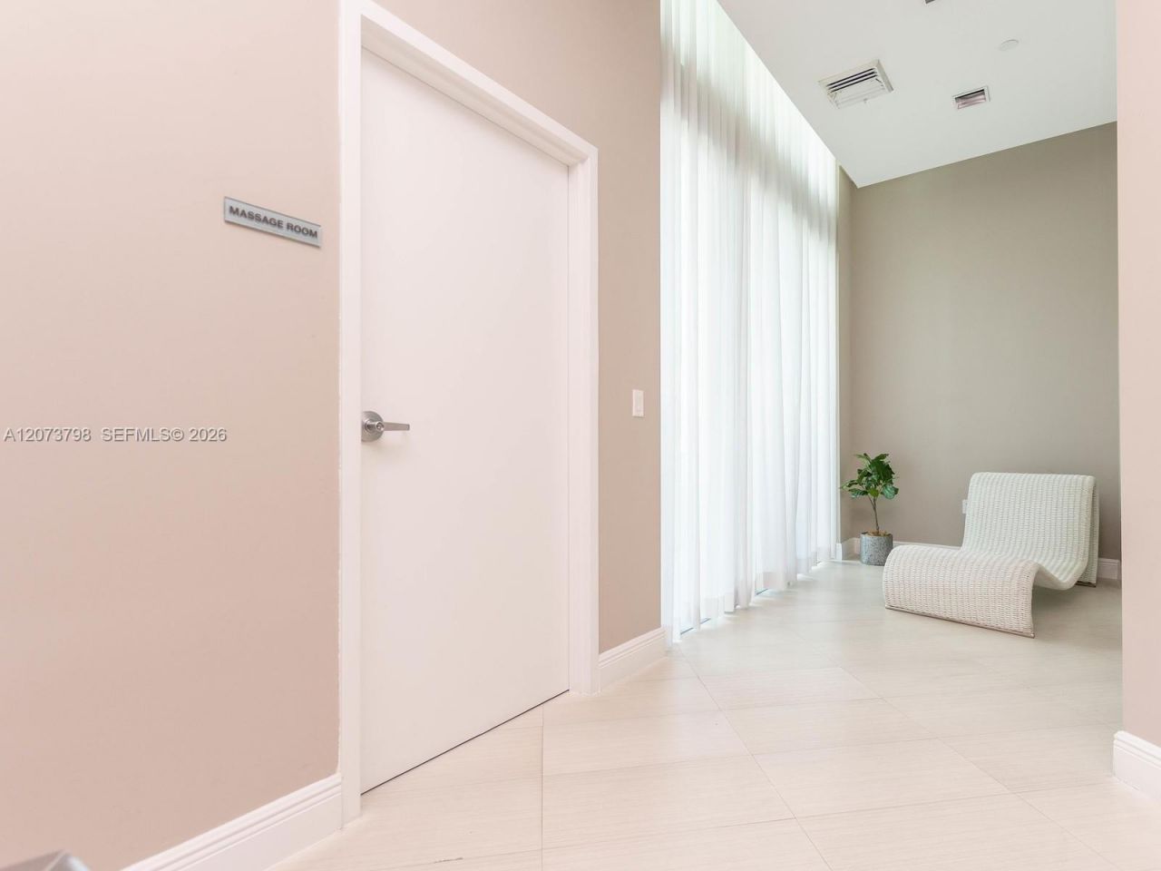 350 S Miami Ave , Unit 1912, Miami, FL 33130 Photo