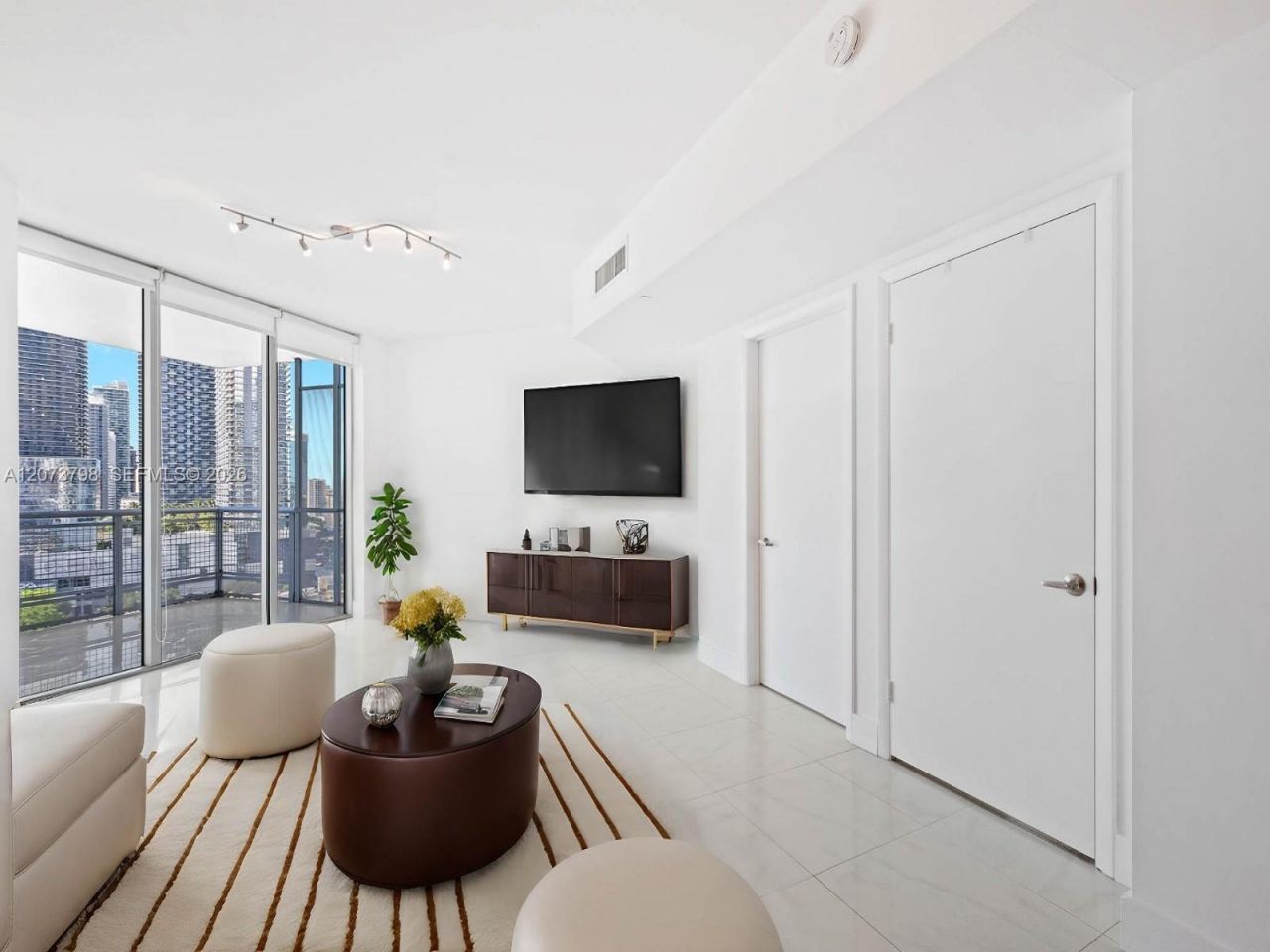 350 S Miami Ave , Unit 1912, Miami, FL 33130 Photo
