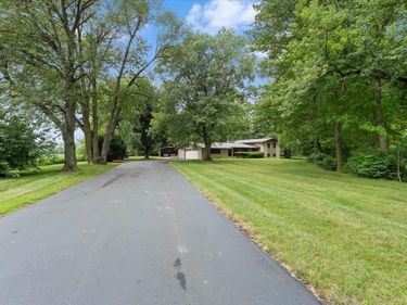 60491 County Road 15 Road, Elkhart, IN 46517