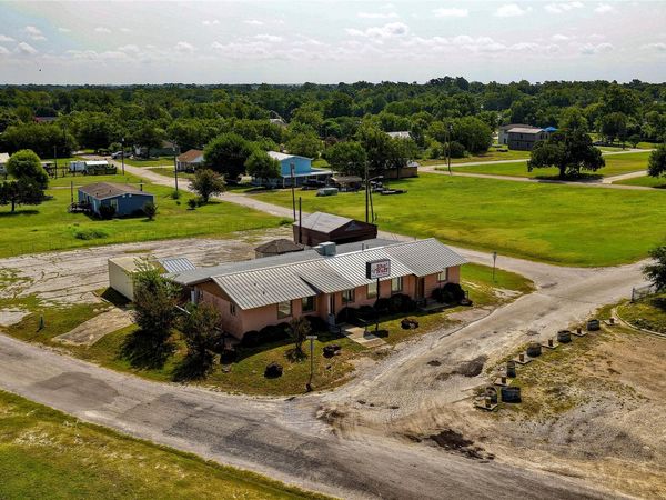 109 E 2nd ST, Rockdale, TX 76567