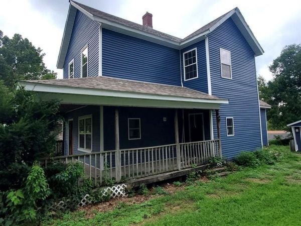 722 10Th Avenue S, Clinton, IA 52732