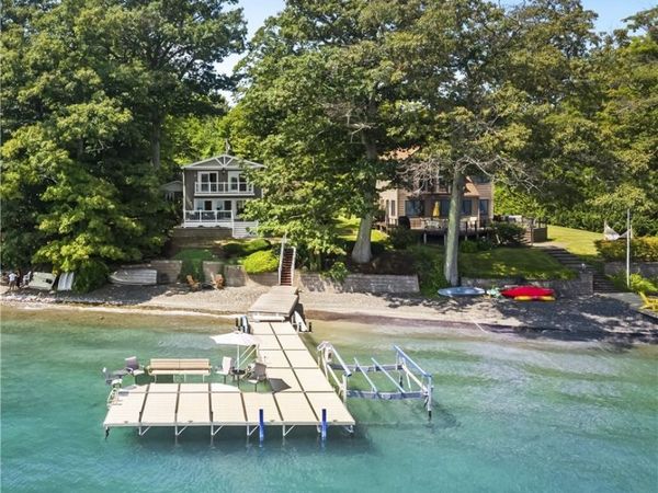 2300 Thornton Grove S, Skaneateles, NY 13152