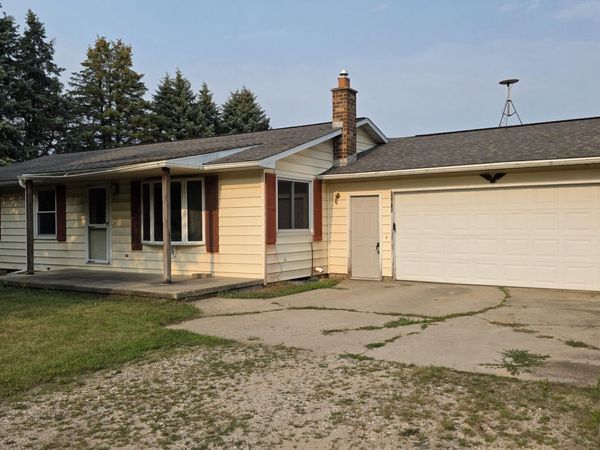 4545 S Rolland Road, Blanchard, MI 49310