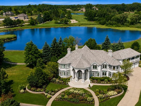 2 Ruffled Feathers Drive , Lemont, IL 60439
