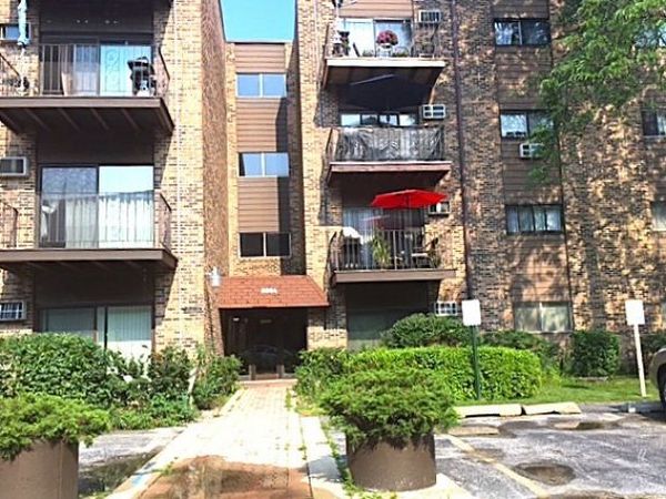 8894 Knight Avenue , Unit 213, Des Plaines, IL 60016