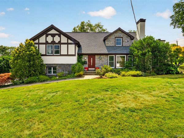 22 Northway, Bronxville, NY 10708