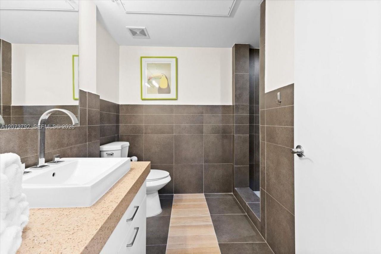 435 21st St , Unit 111, Miami Beach, FL 33139 Photo