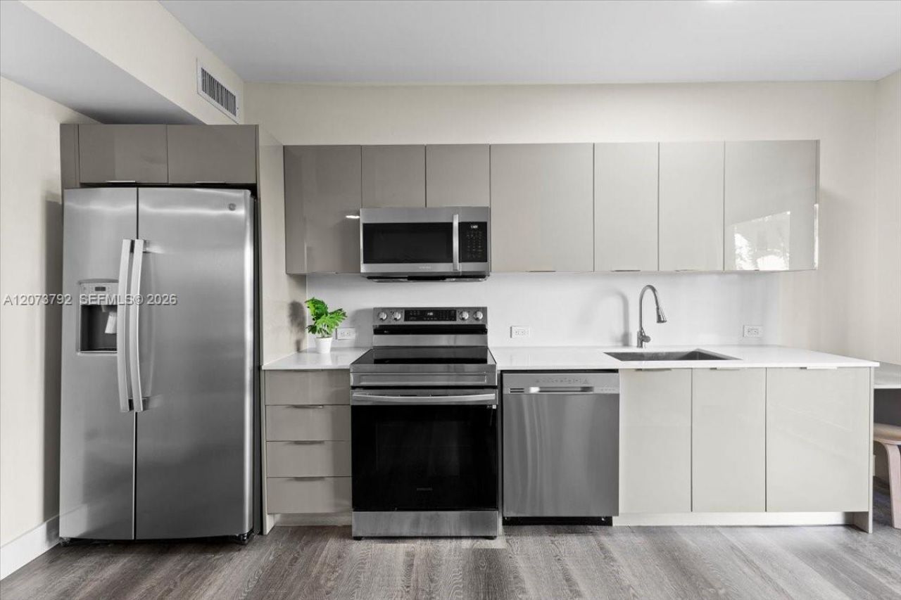 435 21st St , Unit 111, Miami Beach, FL 33139 Photo