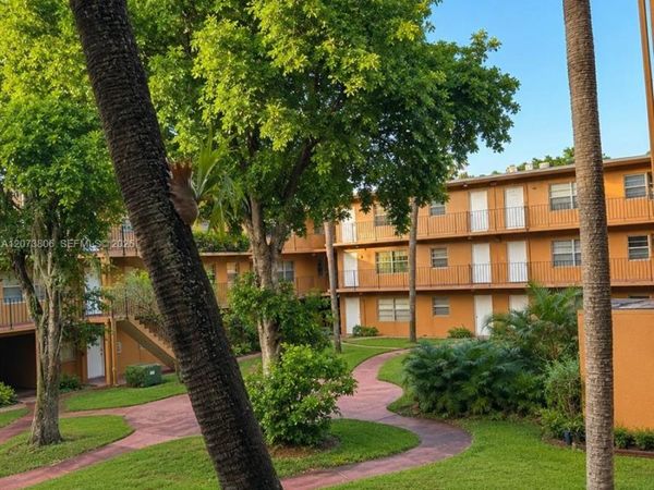 1330 W 54th St , Unit 214C, Hialeah, FL 33012
