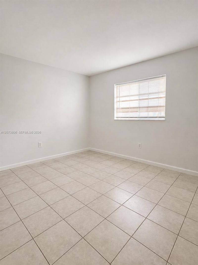 1330 W 54th St , Unit 214C, Hialeah, FL 33012 Photo
