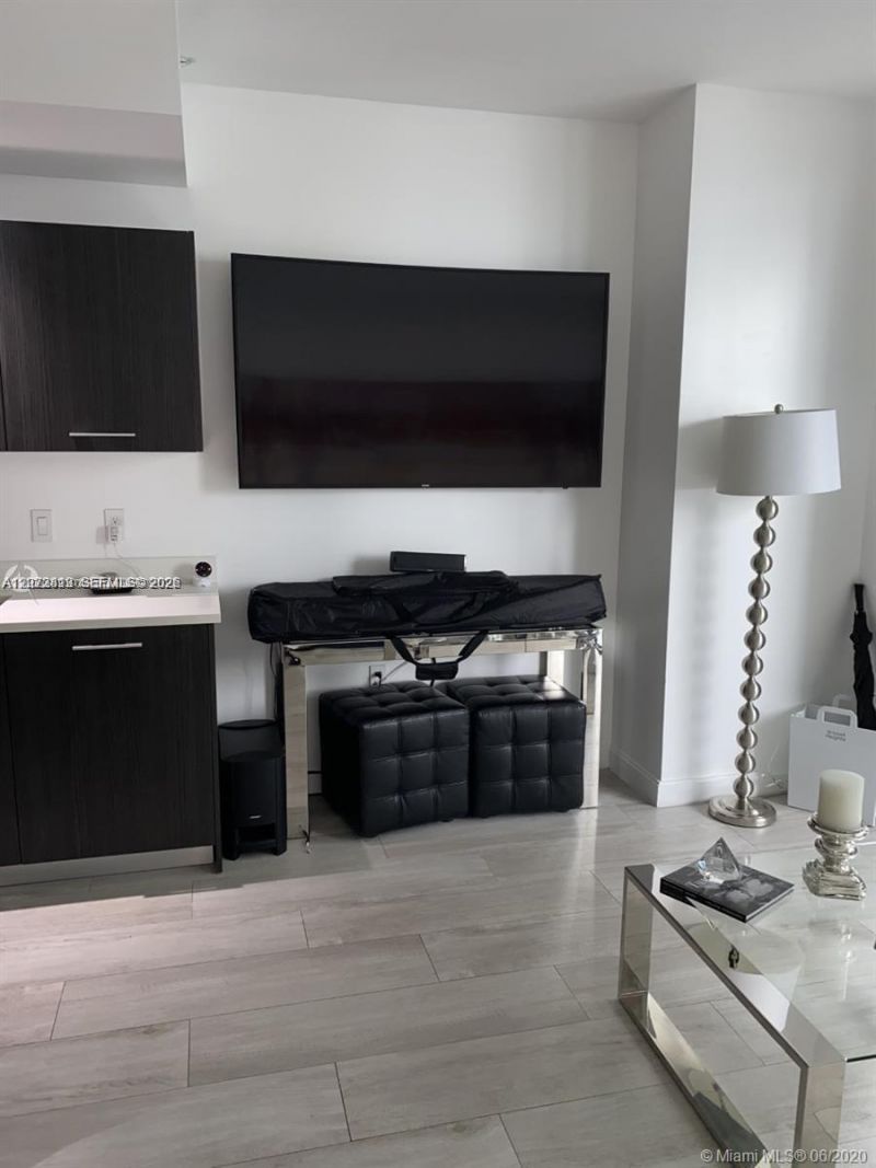 55 SW 9th St , Unit 2307, Miami, FL 33130 Photo
