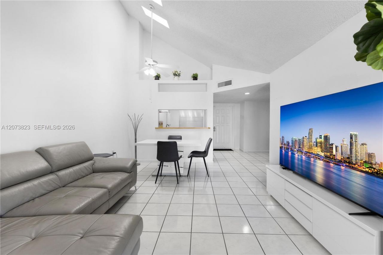 12990 SW 88th Ln , Unit B203, Miami, FL 33186 Photo