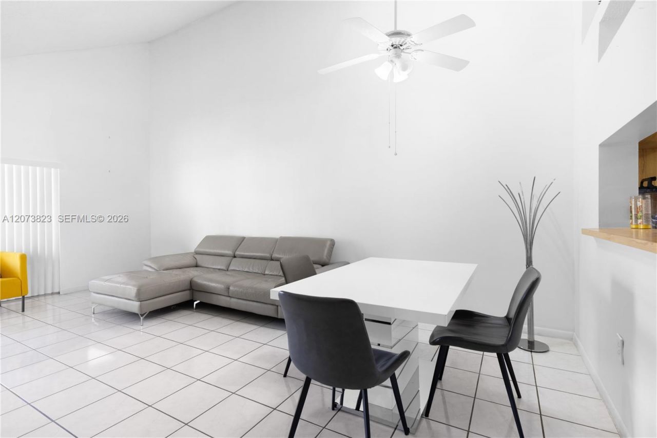 12990 SW 88th Ln , Unit B203, Miami, FL 33186 Photo