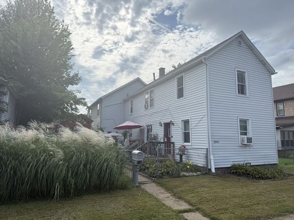 2543 Washington Street, Dubuque, IA 52001