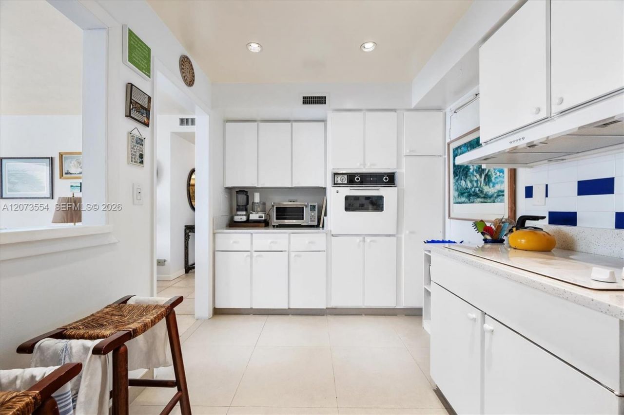 1408 Brickell Bay Dr, Unit 706, Miami, FL 33131 Photo