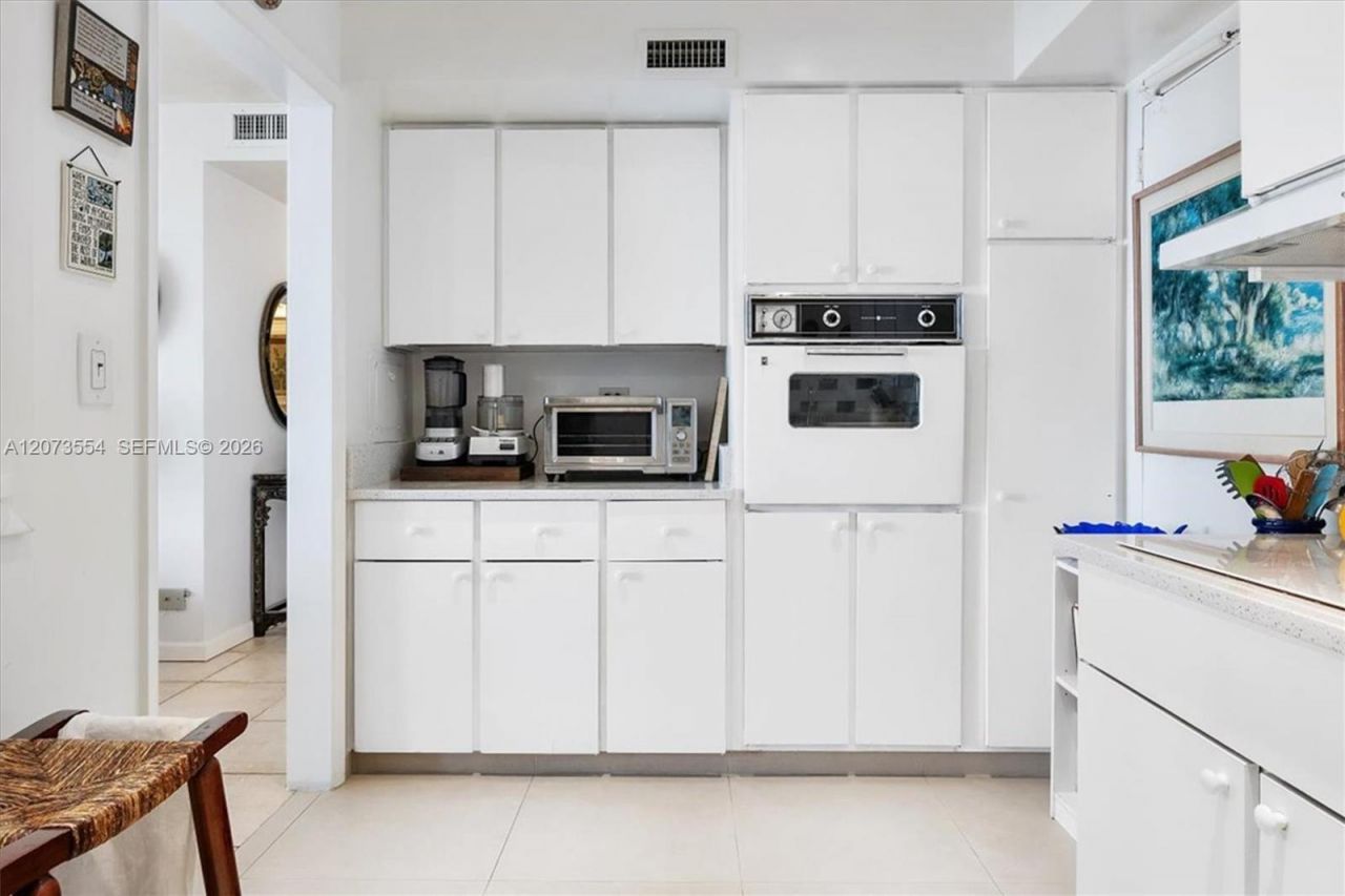 1408 Brickell Bay Dr, Unit 706, Miami, FL 33131 Photo