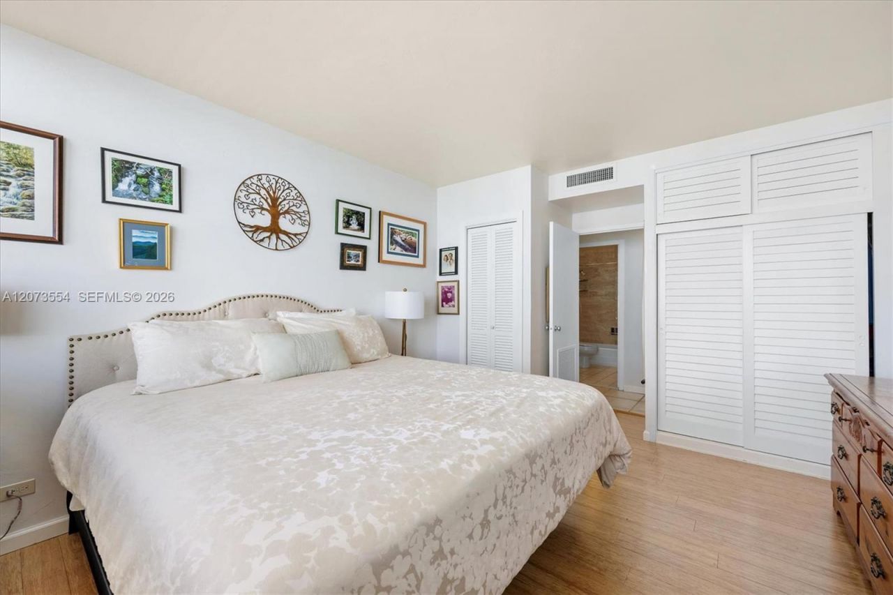 1408 Brickell Bay Dr, Unit 706, Miami, FL 33131 Photo