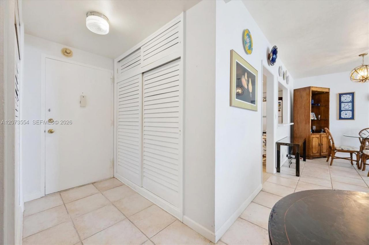 1408 Brickell Bay Dr, Unit 706, Miami, FL 33131 Photo