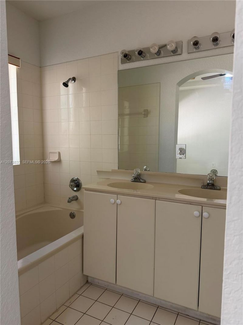 8245 NW 108th Ave, Unit 8-15, Doral, FL 33178 Photo
