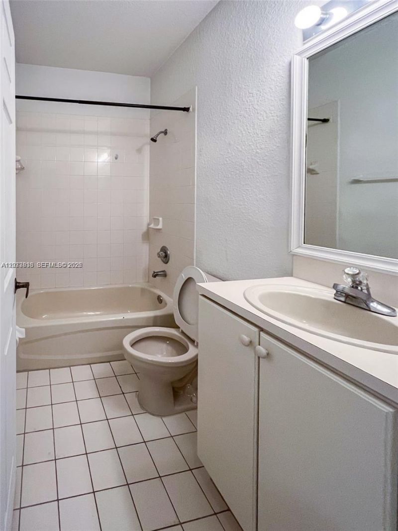 8245 NW 108th Ave , Unit 8-15, Doral, FL 33178 Photo