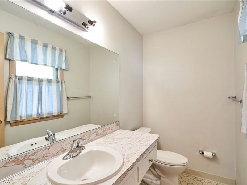 29581 Robert Street, Wickliffe, OH 44092 Photo 14