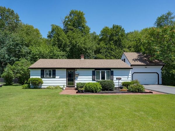20 Ledgewood Dr, Burlington, MA 01803