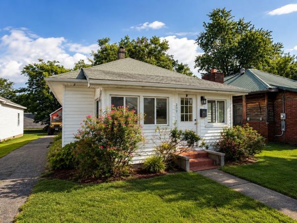 209 W 19th Street, Metropolis, IL 62960