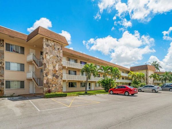 400 VILLAGE GREEN Circle W, Unit 102, Palm Springs, FL 33461