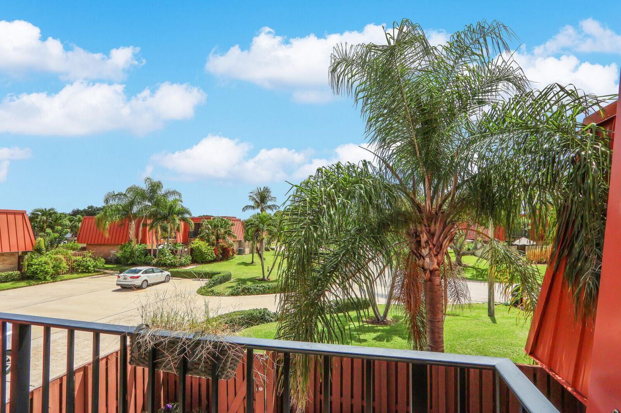 3358 Meridian Way N, Unit B, Palm Beach Gardens, FL 33410 Photo