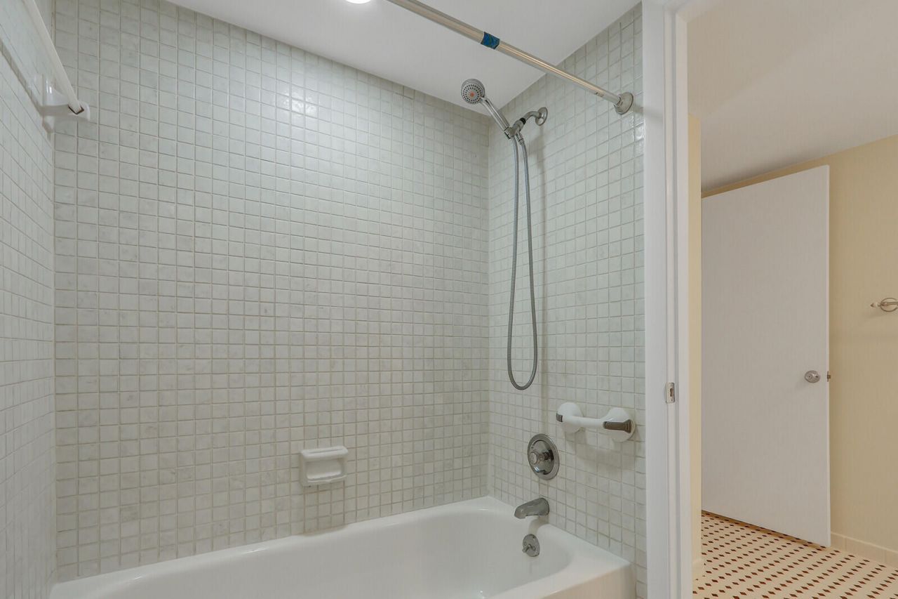 3358 Meridian Way N, Unit B, Palm Beach Gardens, FL 33410 Photo