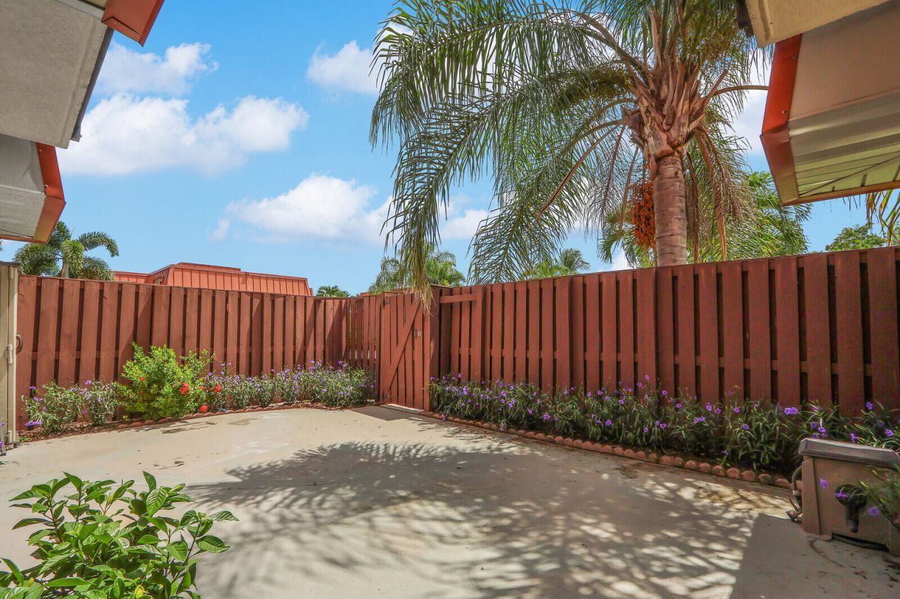 3358 Meridian Way N, Unit B, Palm Beach Gardens, FL 33410 Photo