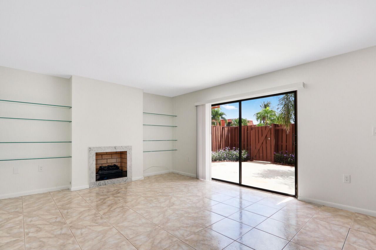 3358 Meridian Way N, Unit B, Palm Beach Gardens, FL 33410 Photo