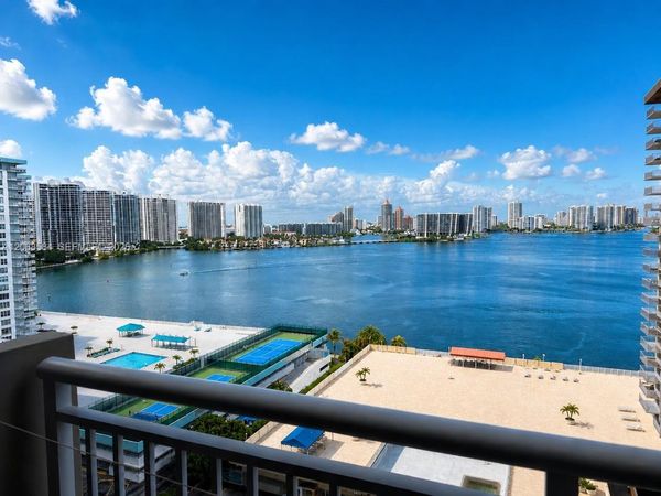 250 174th St, Unit 1615, Sunny Isles Beach, FL 33160